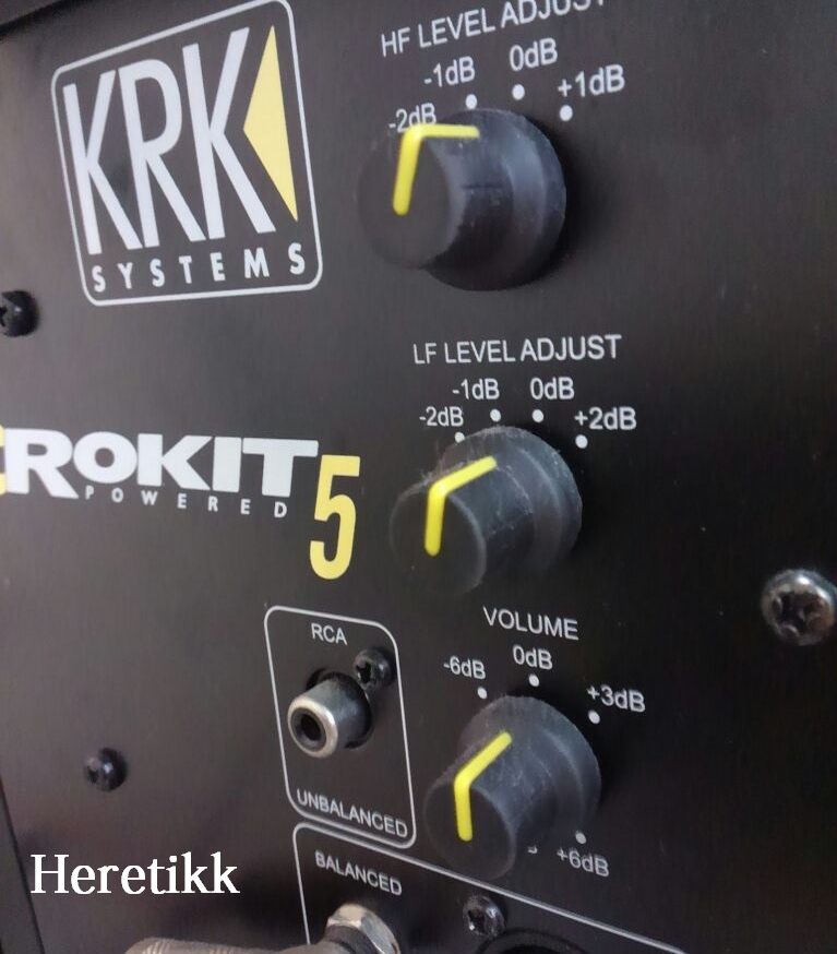 KRK-ROKIT5_back-panel-01_by_heretikk
